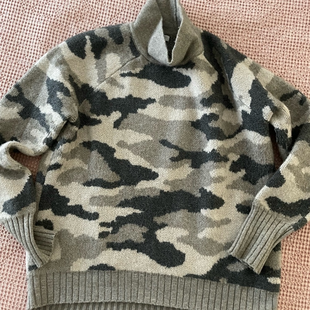 Camo turtleneck sweater